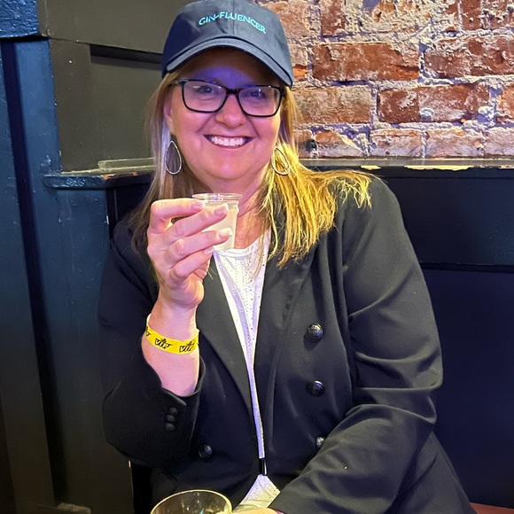 Meet your Posher, Nicole - Picture 4 of 6